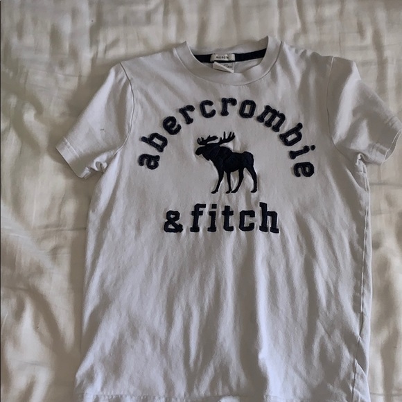 A set of 3 shirts - Picture 4 of 5